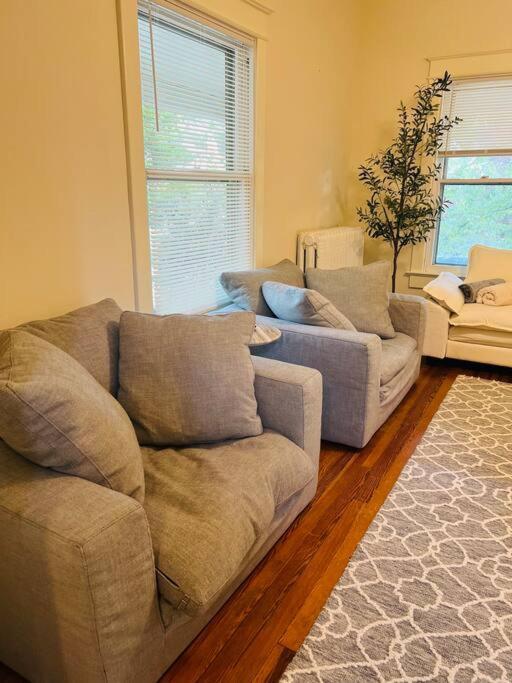 4 Bedroom Dc'S Best Location With Parking, Walk To Clarendon Metro, Shopping And Nightlife! Arlington Ngoại thất bức ảnh