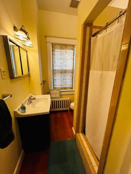 4 Bedroom Dc'S Best Location With Parking, Walk To Clarendon Metro, Shopping And Nightlife! Arlington Ngoại thất bức ảnh