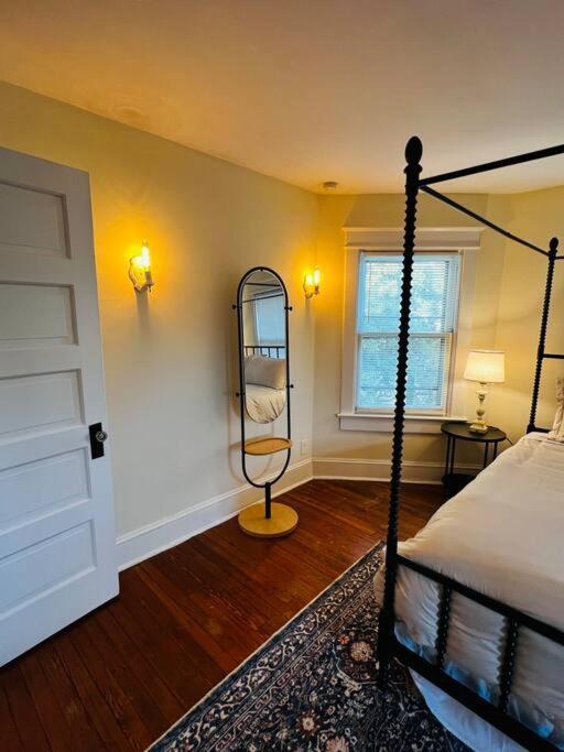 4 Bedroom Dc'S Best Location With Parking, Walk To Clarendon Metro, Shopping And Nightlife! Arlington Ngoại thất bức ảnh