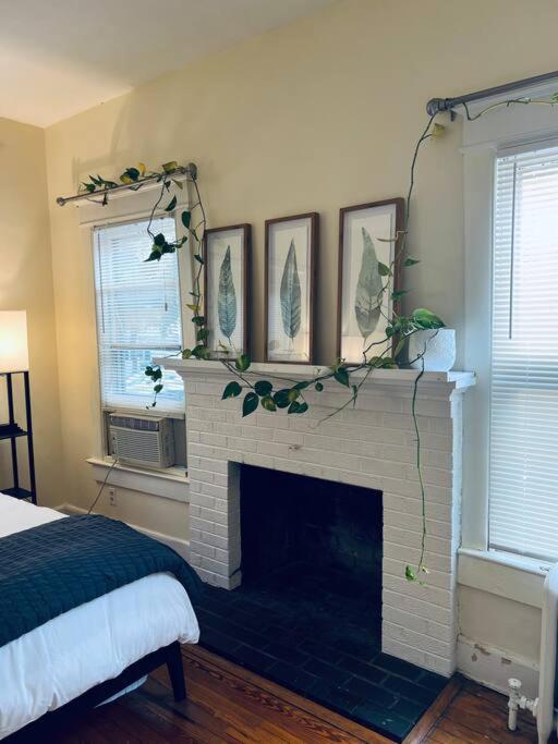 4 Bedroom Dc'S Best Location With Parking, Walk To Clarendon Metro, Shopping And Nightlife! Arlington Ngoại thất bức ảnh